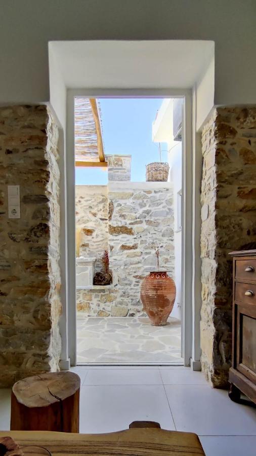 Laina Traditional Guest House Apérathos Exterior foto